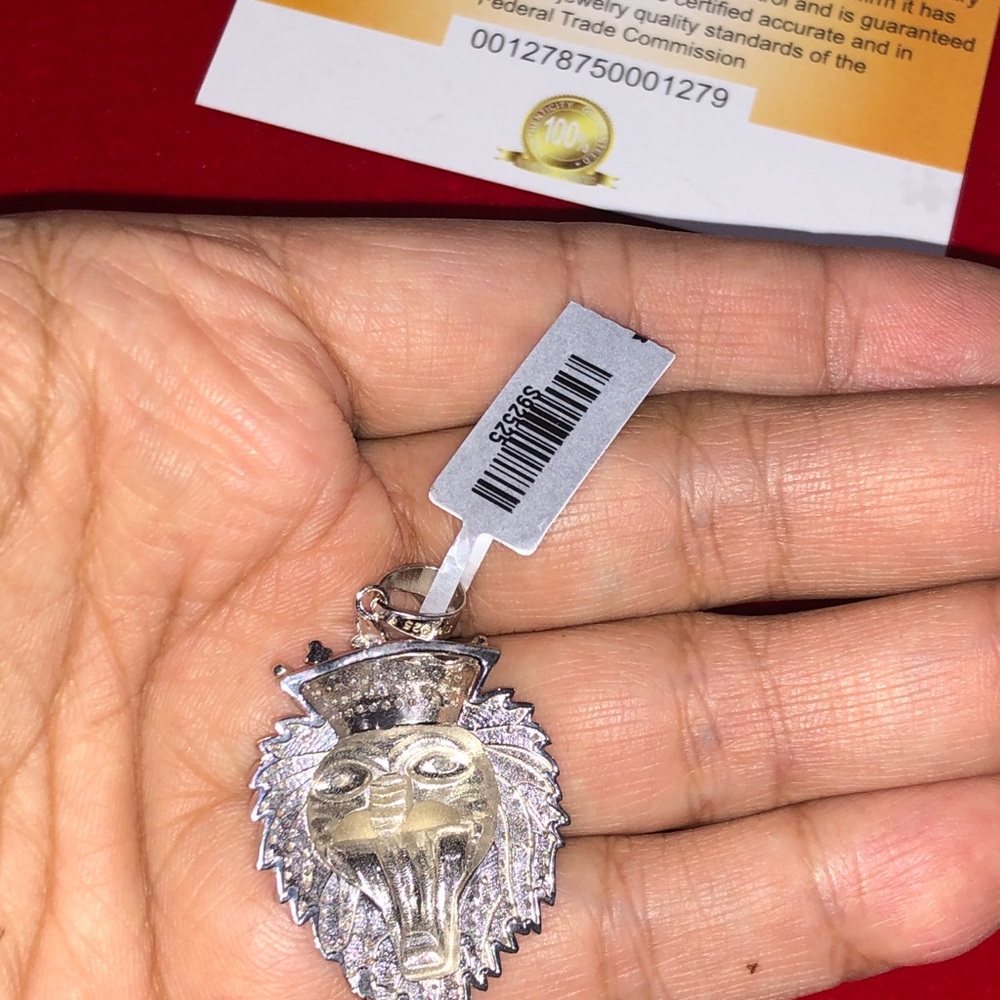 Real diamond custom made lion pendant, si diamonds, free posh authenticate, sale - Picture 10 of 10